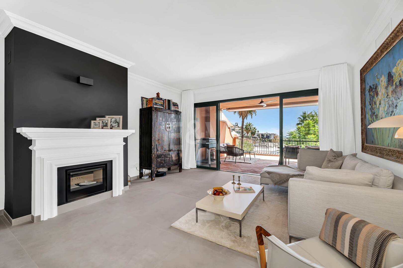 Spacious apartment with sea views in La Quinta golf resort