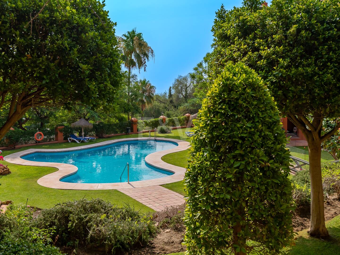 Spacious apartment with sea views in La Quinta golf resort