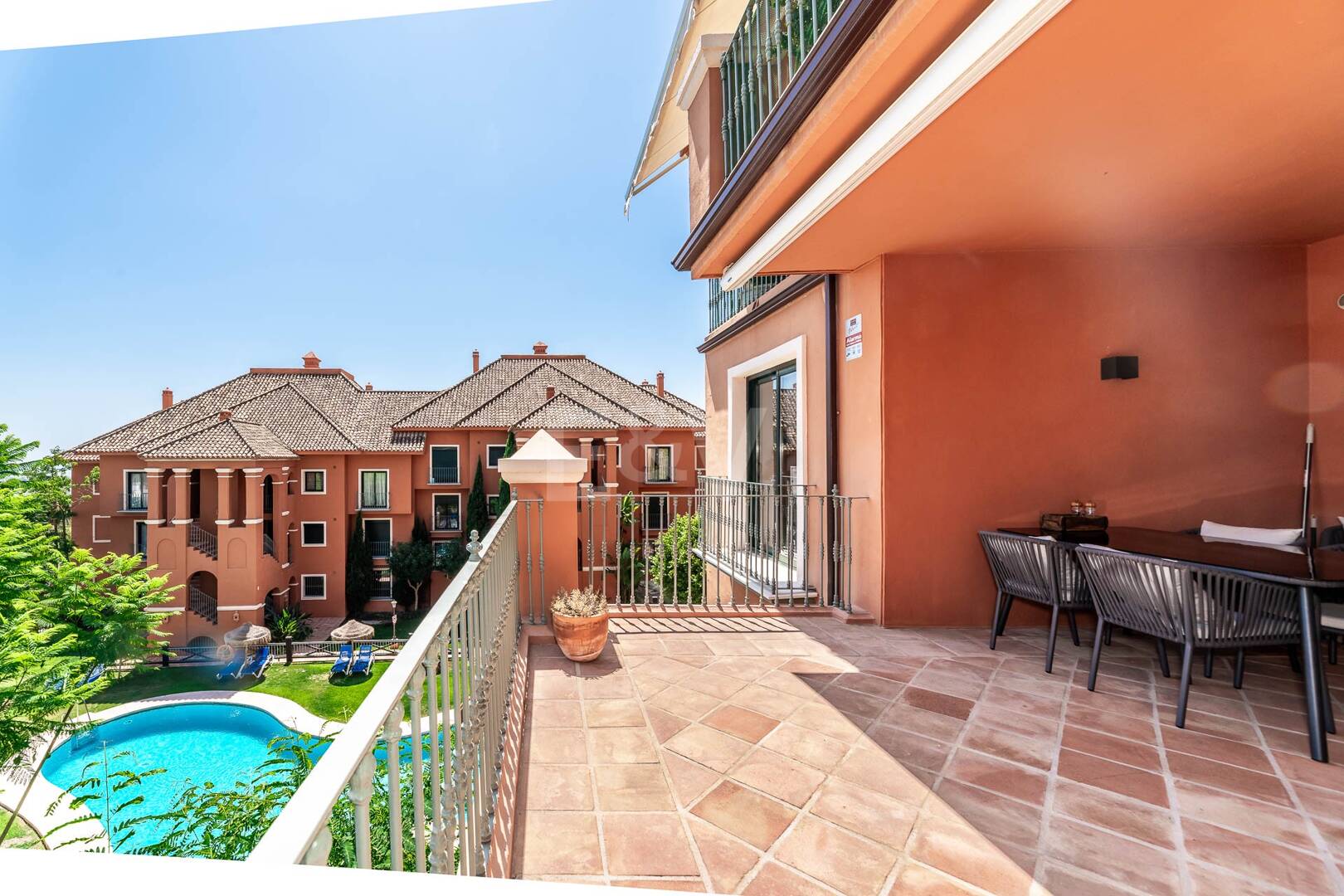 Spacious apartment with sea views in La Quinta golf resort