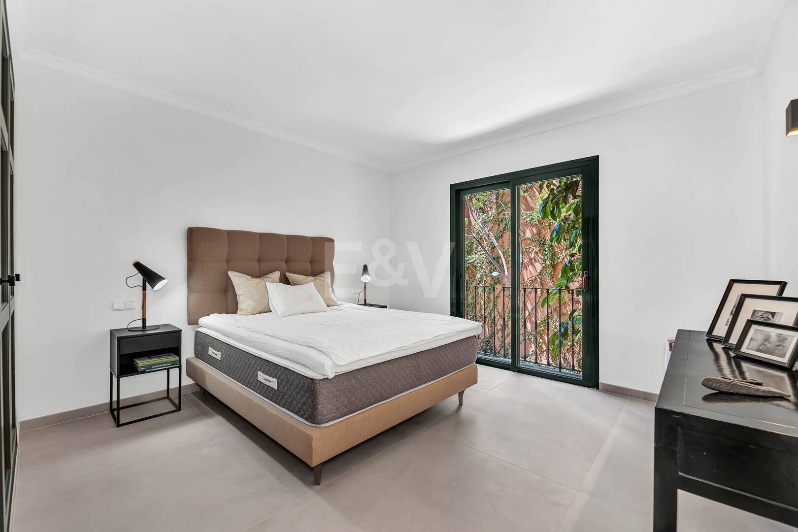 Spacious apartment with sea views in La Quinta golf resort