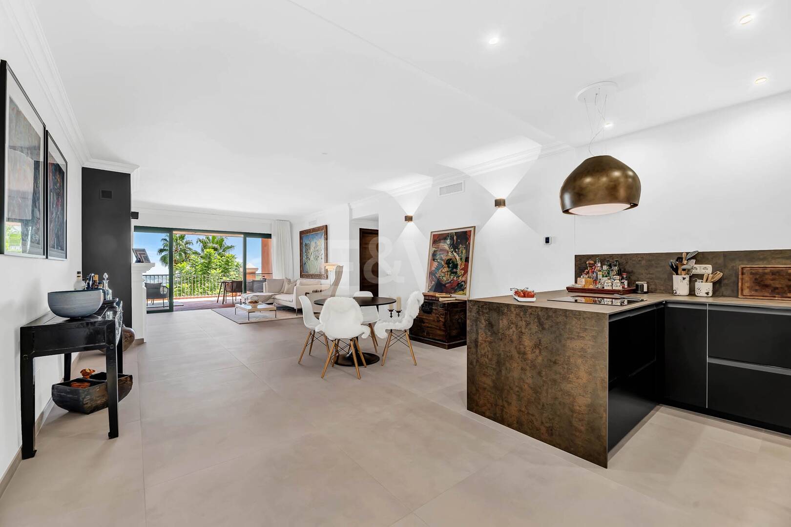 Spacious apartment with sea views in La Quinta golf resort