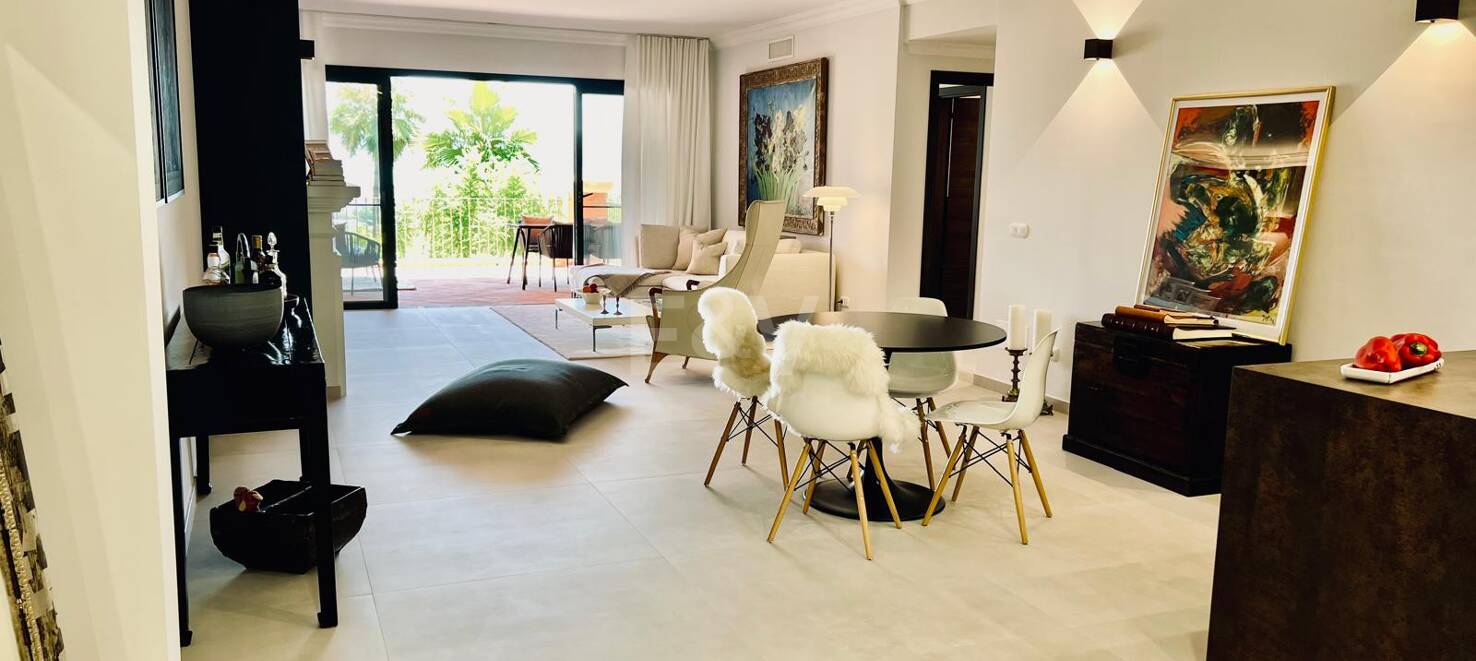 Spacious apartment with sea views in La Quinta golf resort