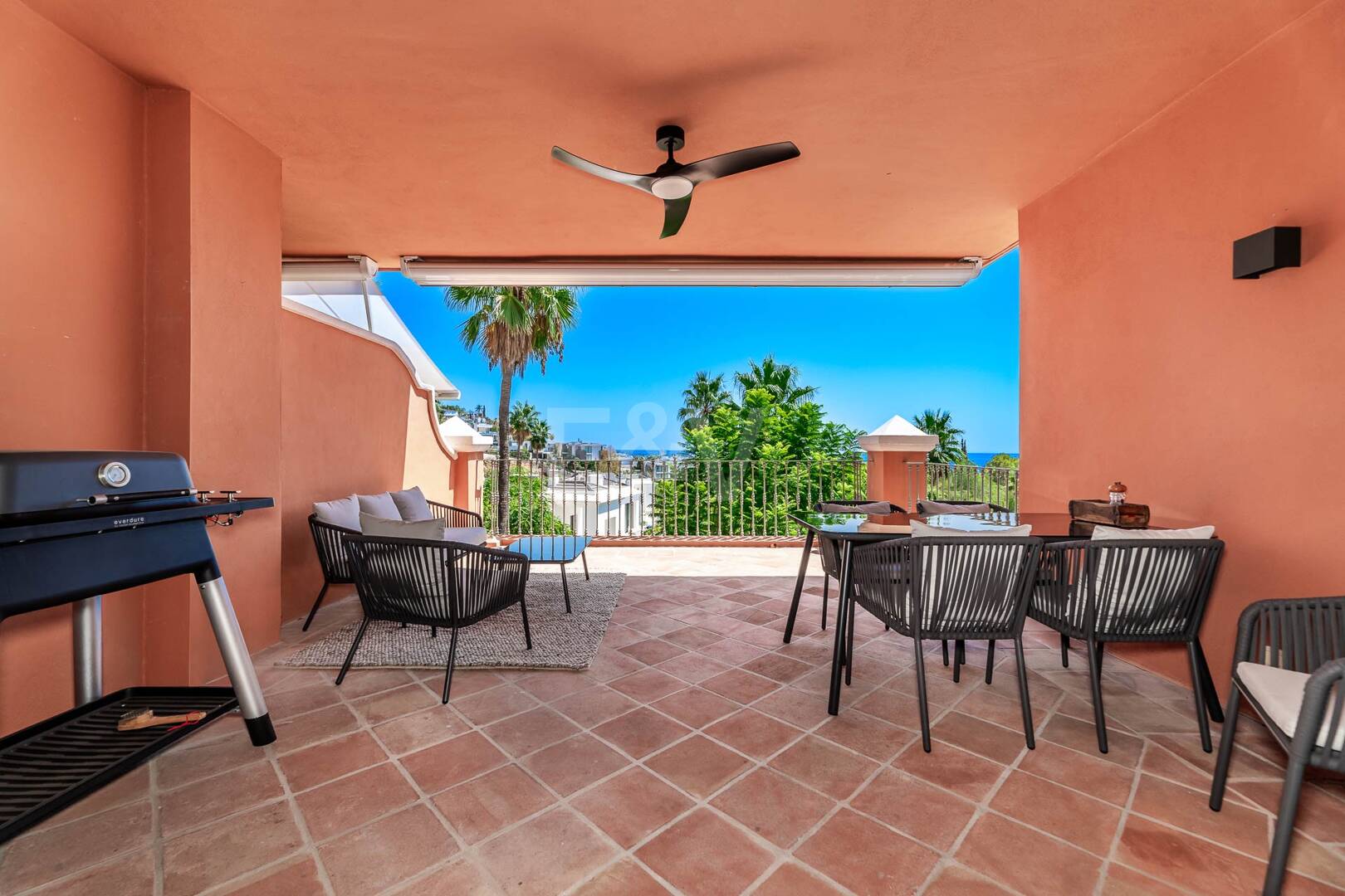 Rymlig lägenhet med havsutsikt i La Quinta Golf Resort