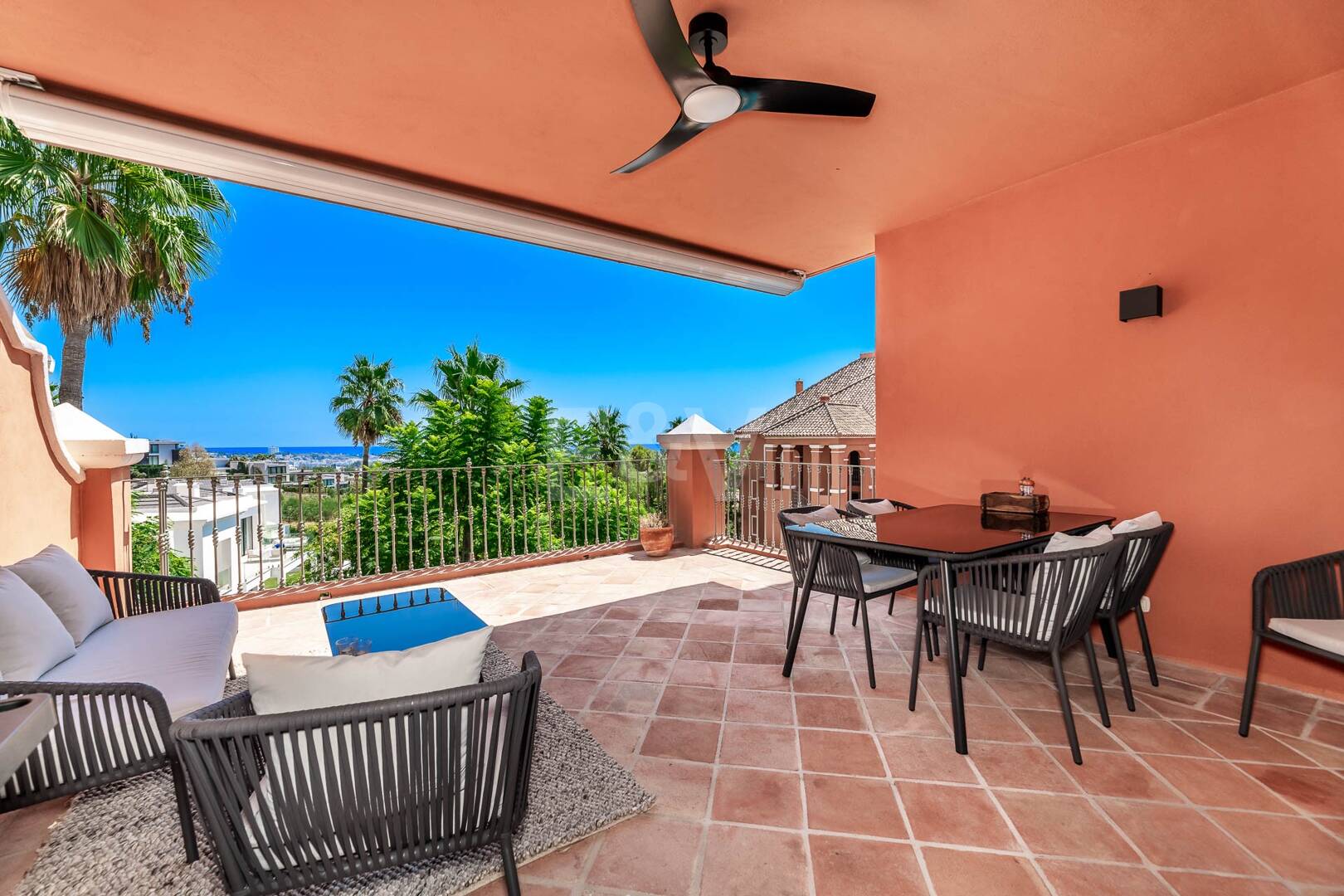 Rymlig lägenhet med havsutsikt i La Quinta Golf Resort