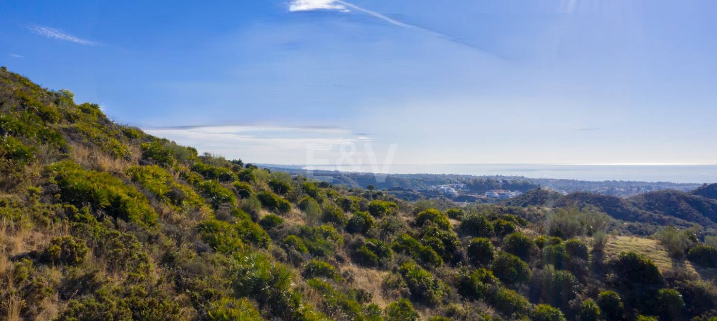 Stunning plot in prime position within resort area