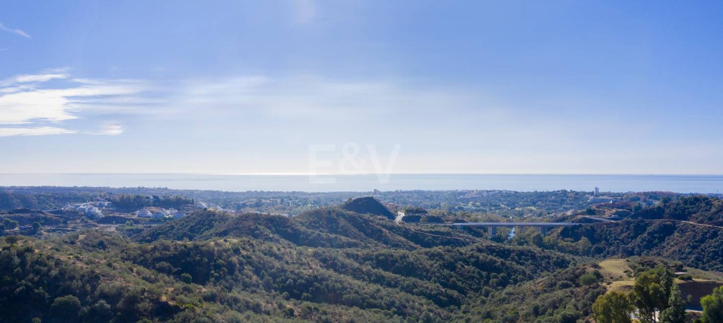 Stunning plot in prime position within resort area
