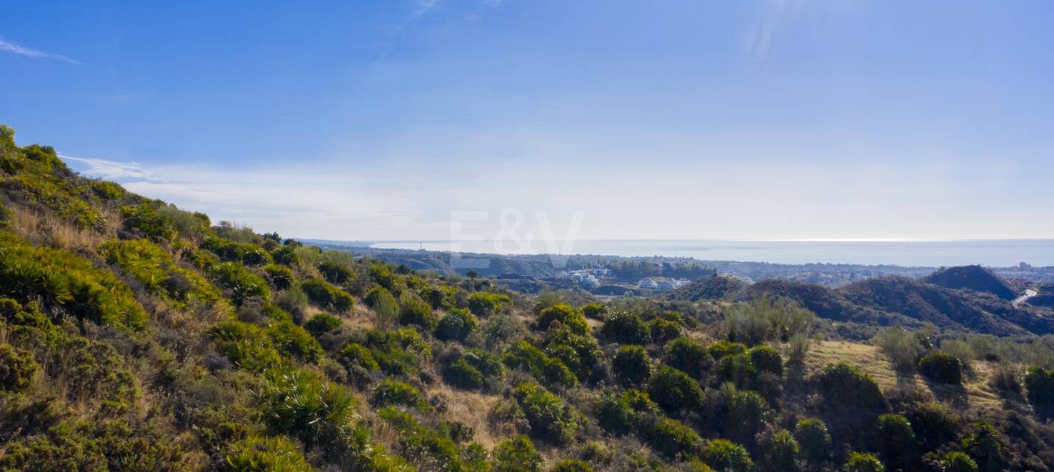 Stunning plot in prime position within resort area