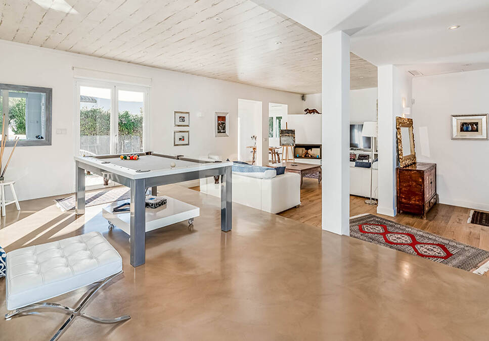 Modern Andalusian villa in Nueva Andalucia in a gated community