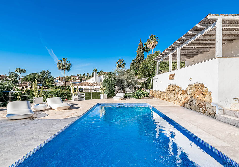 Modern Andalusian villa in Nueva Andalucia in a gated community