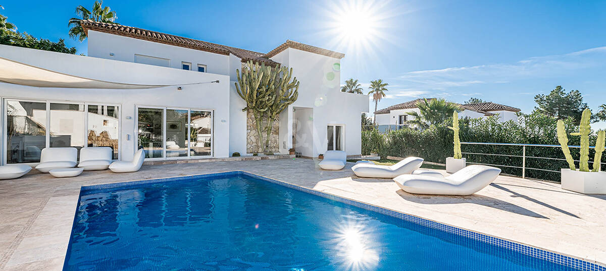 Modern Andalusian villa in Nueva Andalucia in a gated community