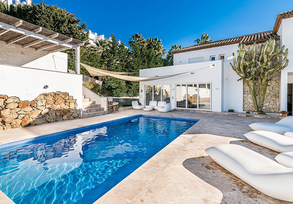 Modern Andalusian villa in Nueva Andalucia in a gated community