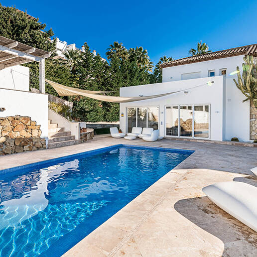 Modern Andalusian villa in Nueva Andalucia in a gated community