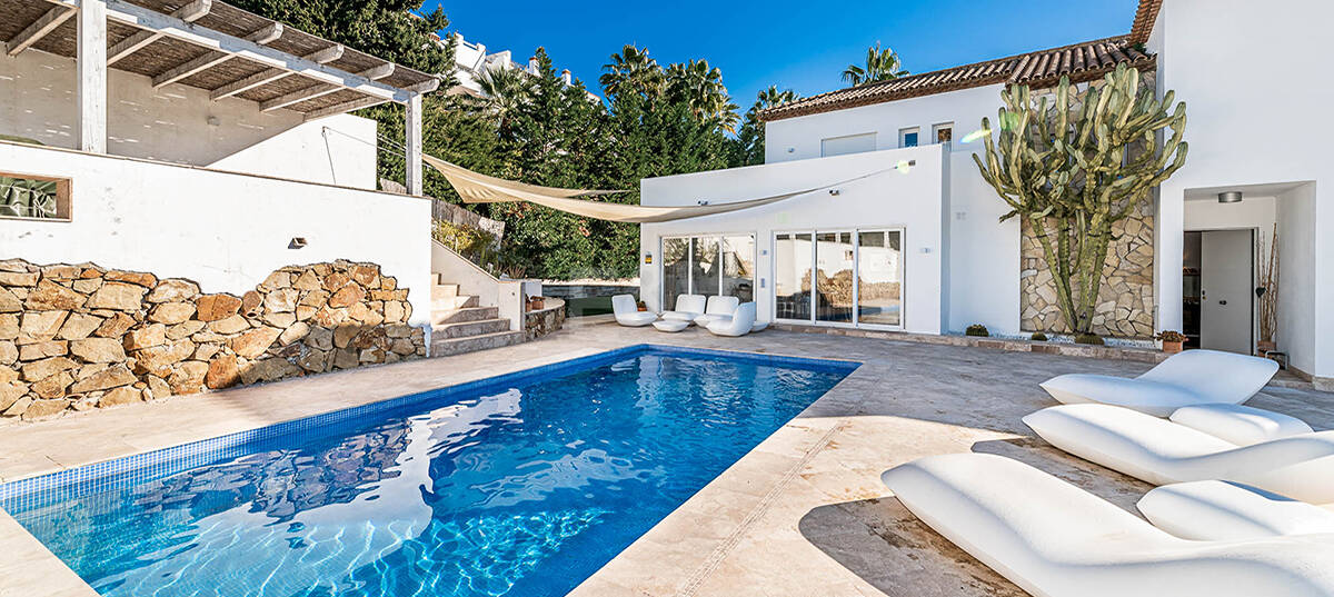 Modern Andalusian villa in Nueva Andalucia in a gated community