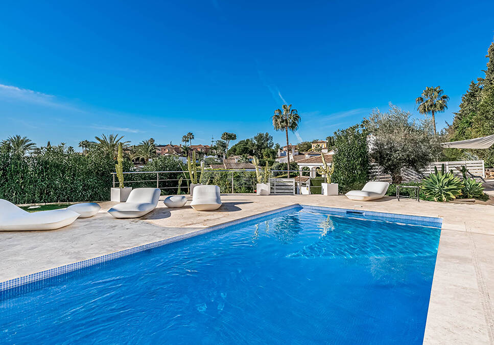 Modern Andalusian villa in Nueva Andalucia in a gated community