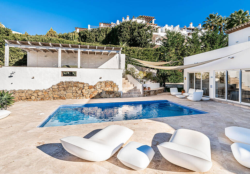 Modern Andalusian villa in Nueva Andalucia in a gated community