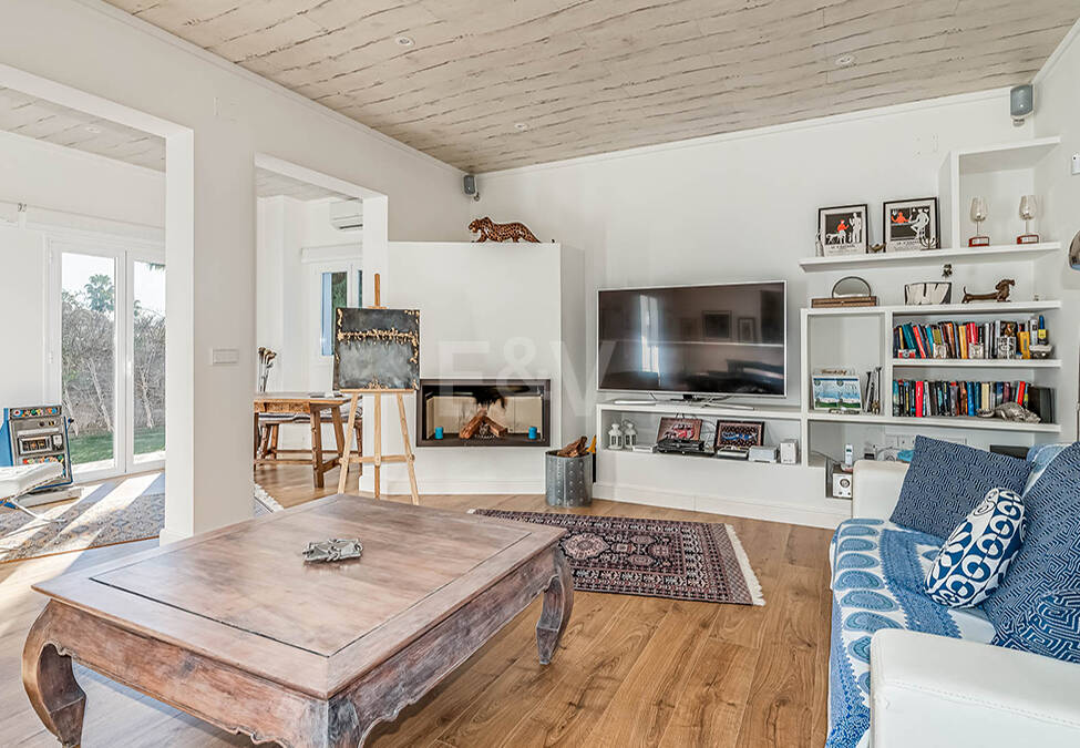 Nowoczesna willa Andaluzji w Nueva Andaluzja w strzeżonej społeczności