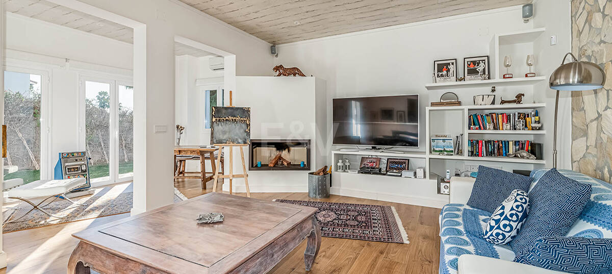 Modern Andalusian villa in Nueva Andalucia in a gated community