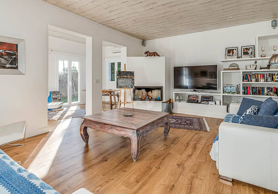 Modern Andalusian villa in Nueva Andalucia in a gated community