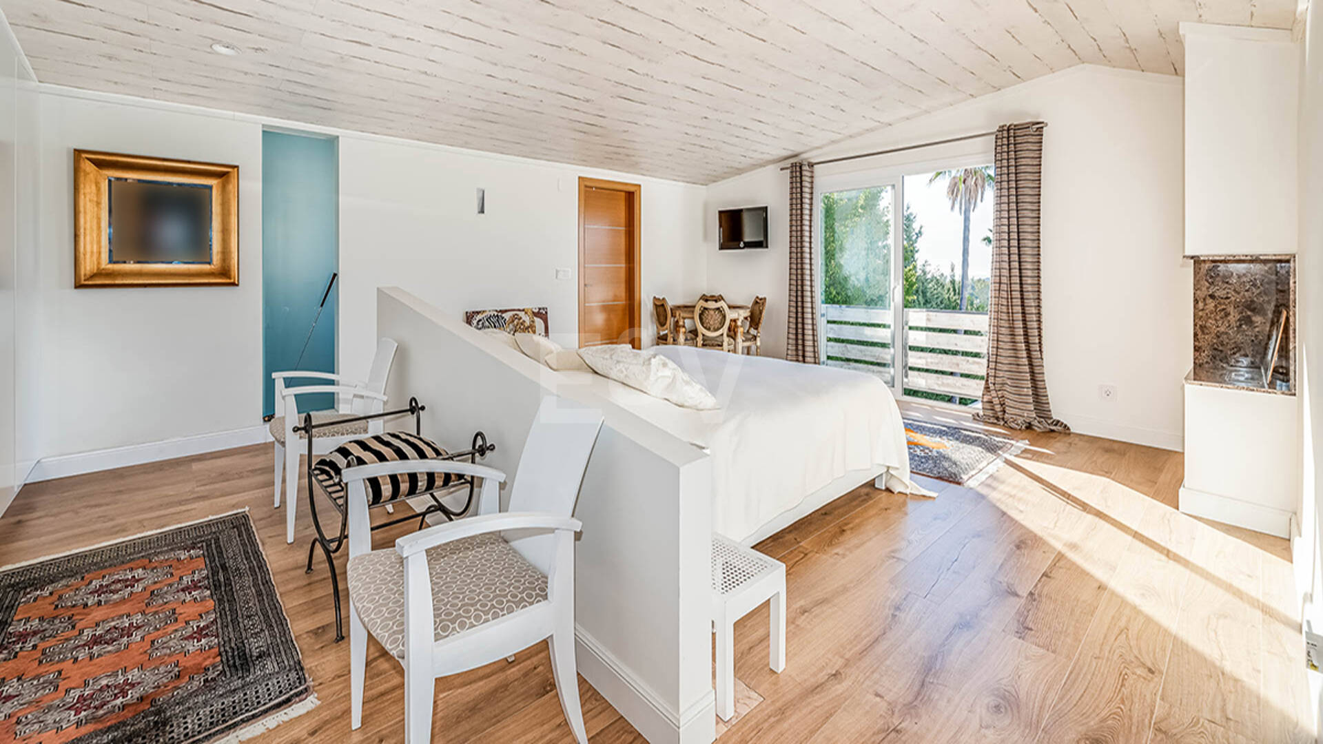 Nowoczesna willa Andaluzji w Nueva Andaluzja w strzeżonej społeczności