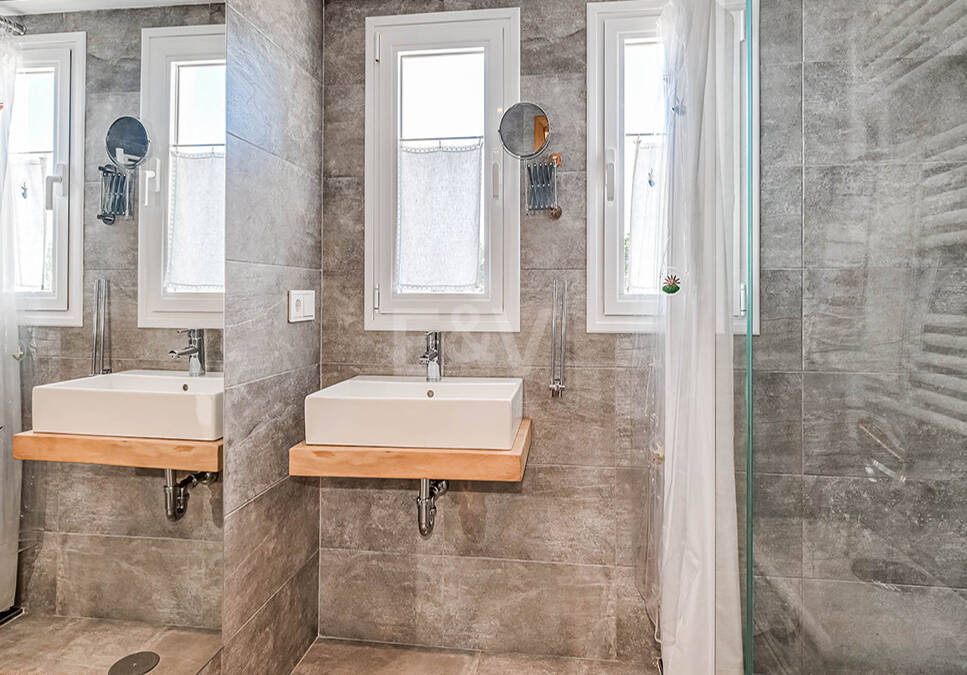 Modern Andalusian villa in Nueva Andalucia in a gated community