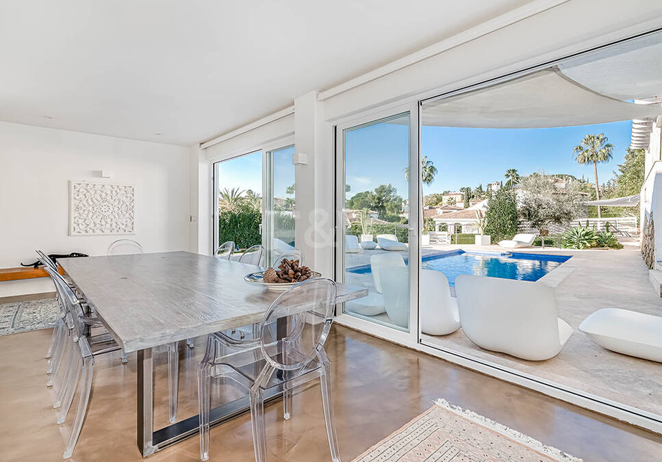 Modern Andalusian villa in Nueva Andalucia in a gated community