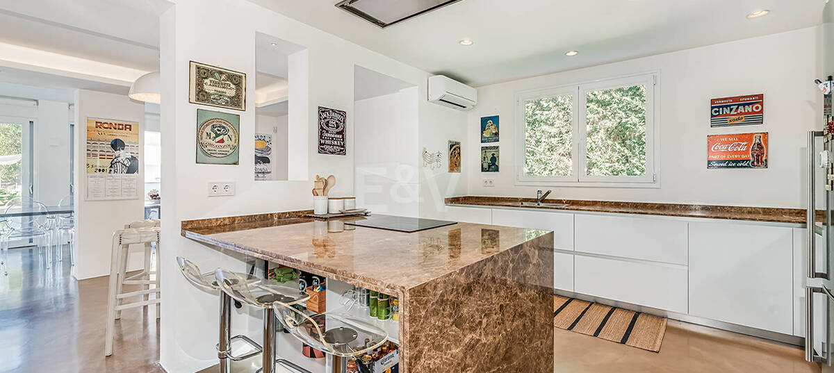 Modern Andalusian villa in Nueva Andalucia in a gated community