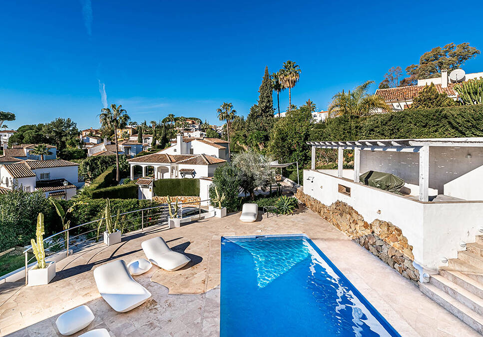Modern Andalusian villa in Nueva Andalucia in a gated community
