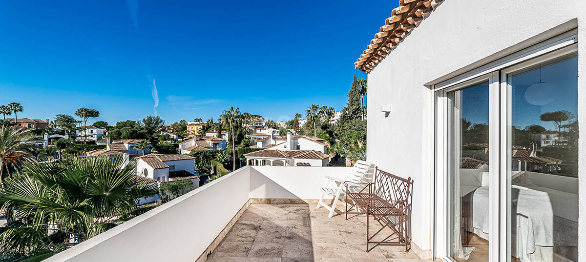 Modern Andalusian villa in Nueva Andalucia in a gated community