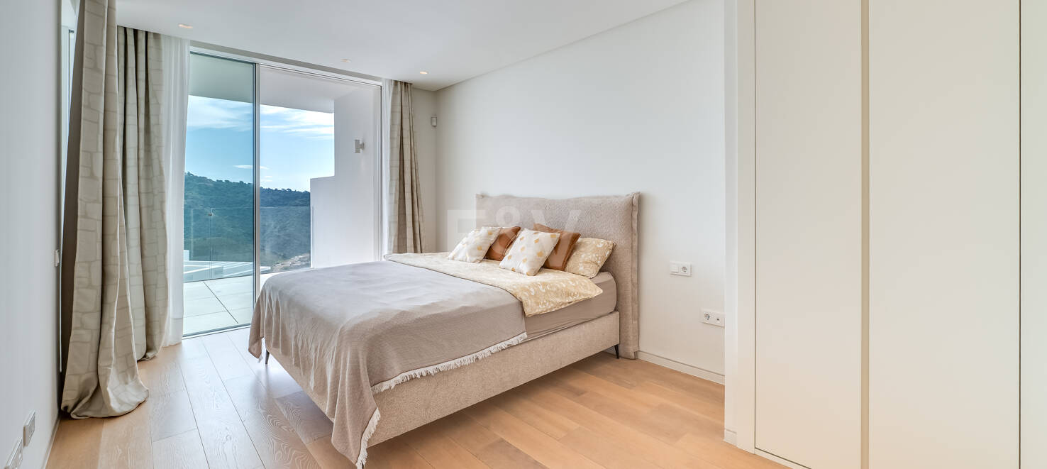 Elegant Apartment with Unmatched Views in Palo Alto