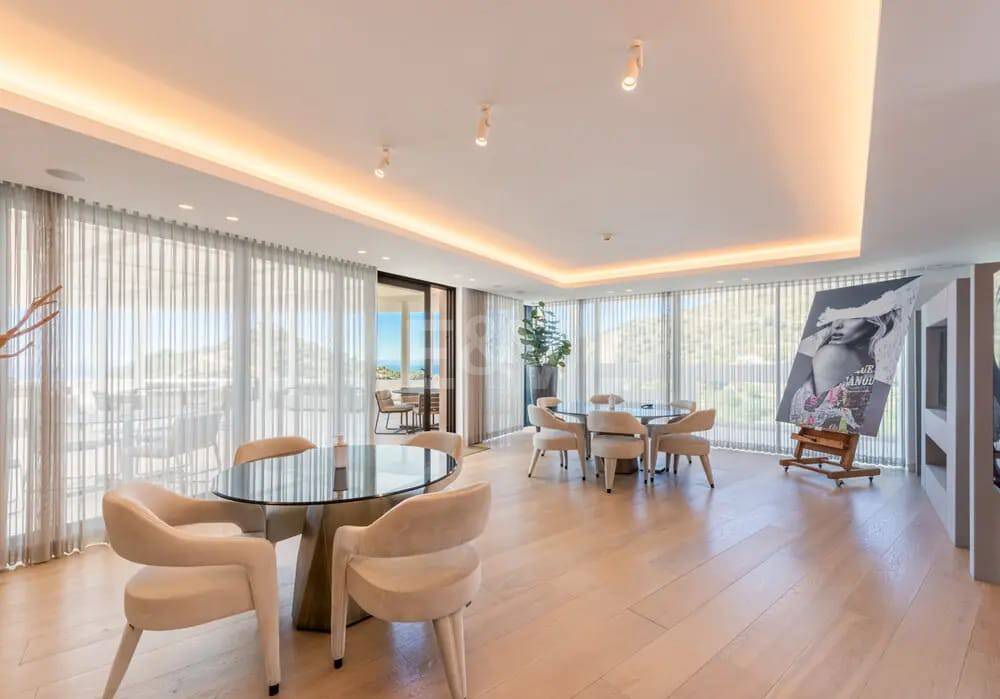 Elegante Wohnung mit unvergleichlicher Aussicht in Palo Alto Marbella