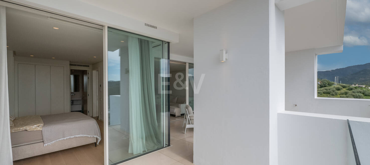 Elegant Apartment with Unmatched Views in Palo Alto