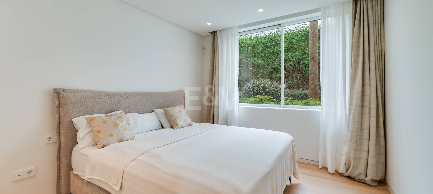 Elegant Apartment with Unmatched Views in Palo Alto