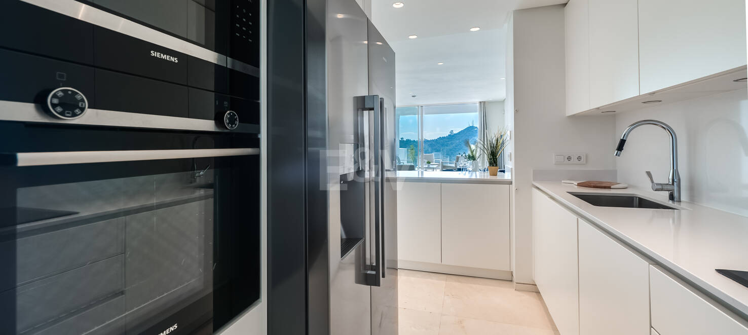 Elegant Apartment with Unmatched Views in Palo Alto