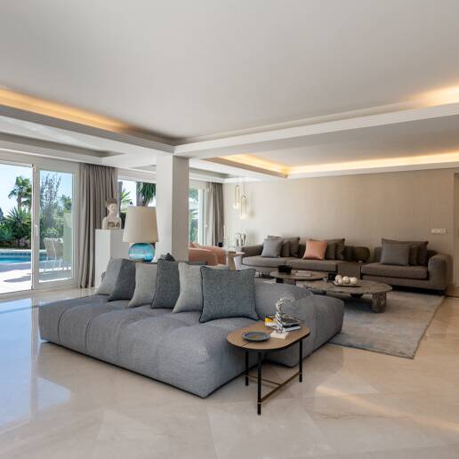Impeccable Villa i Altos Reales med raffinerad design och vackra utomhusutrymmen