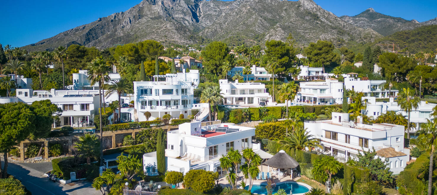 Impeccable Villa i Altos Reales med raffinerad design och vackra utomhusutrymmen