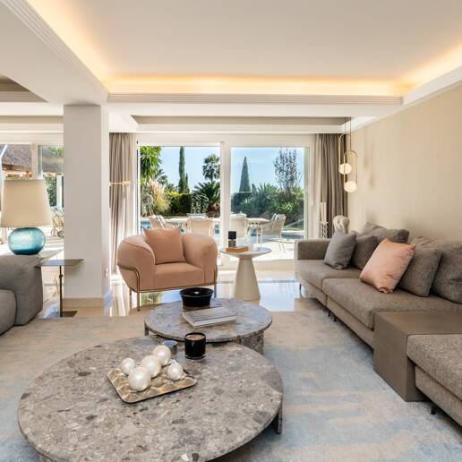 Impeccable Villa i Altos Reales med raffinerad design och vackra utomhusutrymmen