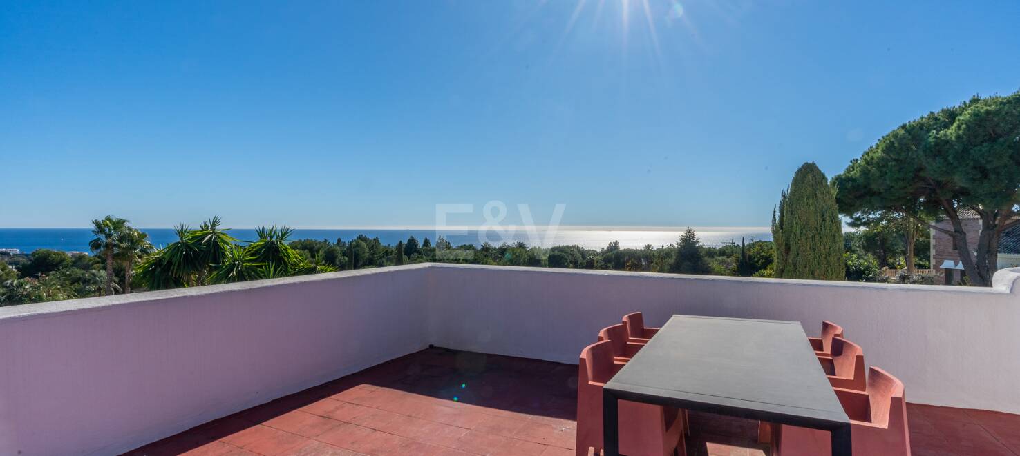 Impeccable Villa i Altos Reales med raffinerad design och vackra utomhusutrymmen