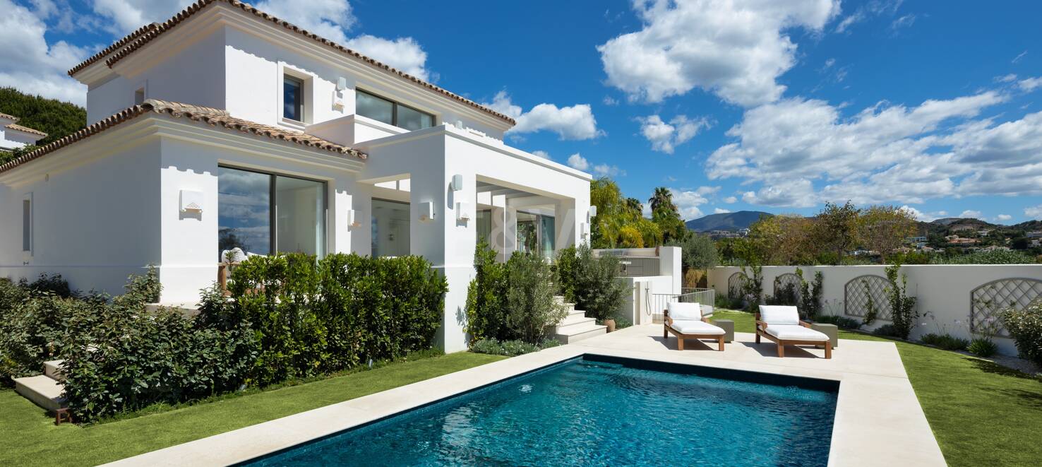 Lujosa Villa en La Quinta con Vistas Panorámicas de La Concha