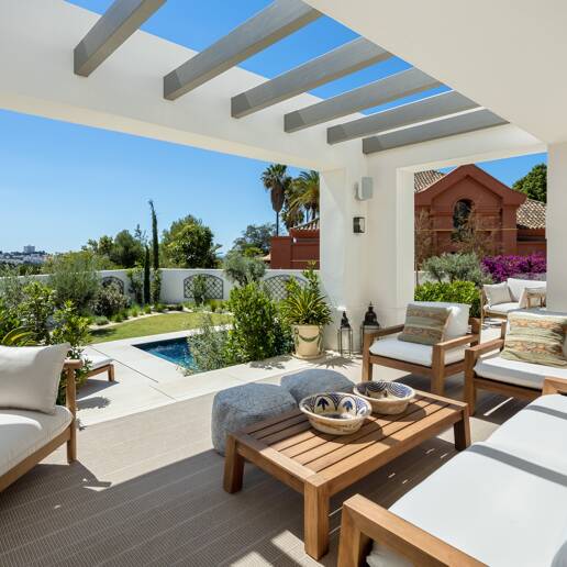 Lujosa Villa en La Quinta con Vistas Panorámicas de La Concha