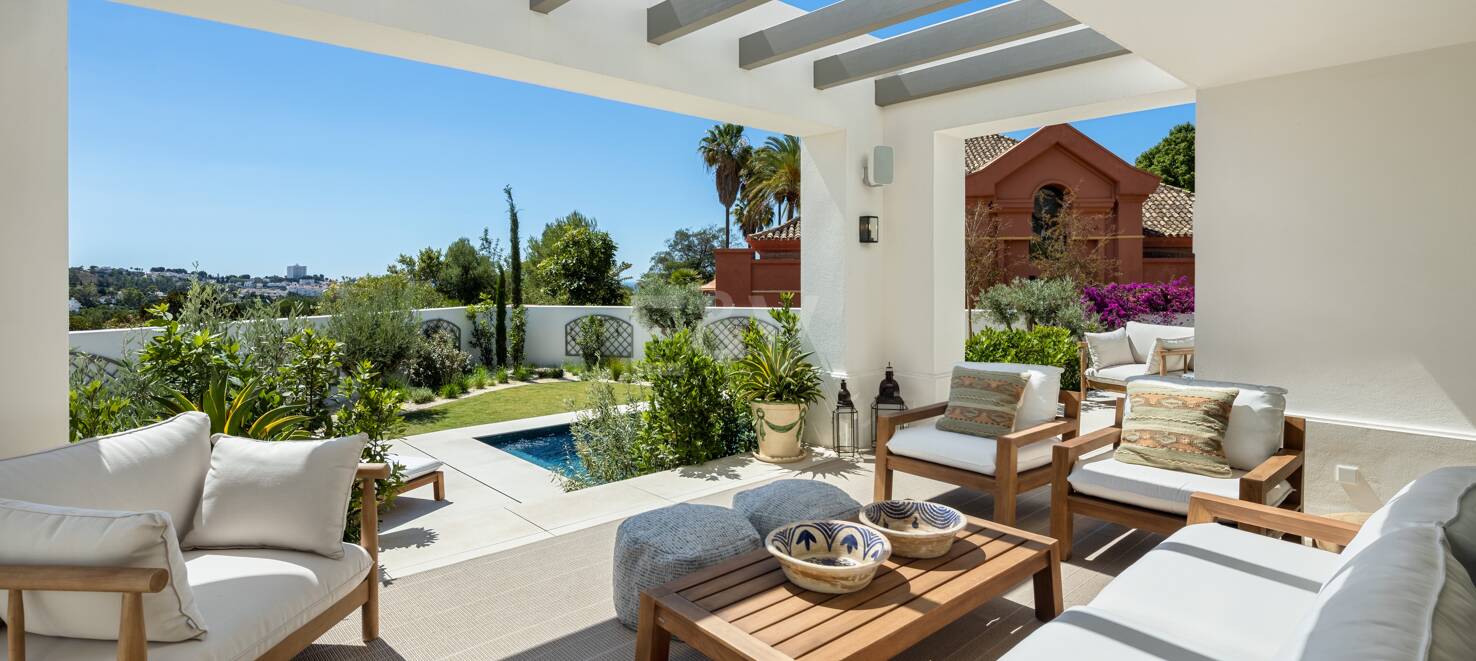 Lujosa Villa en La Quinta con Vistas Panorámicas de La Concha