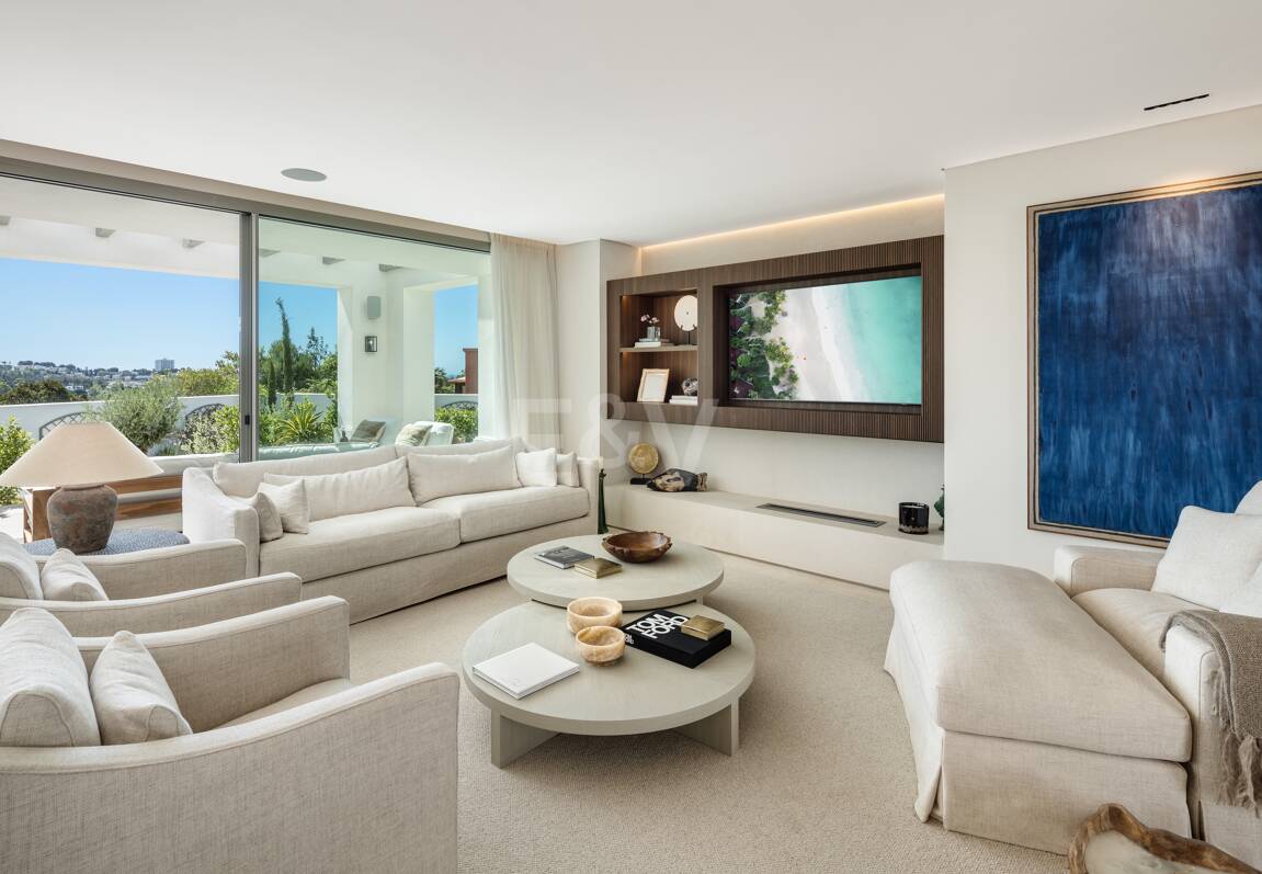 Lujosa Villa en La Quinta con Vistas Panorámicas de La Concha