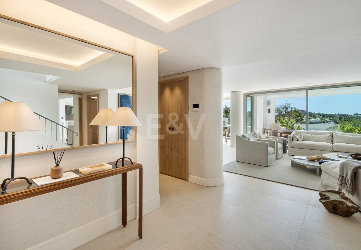 Lujosa Villa en La Quinta con Vistas Panorámicas de La Concha