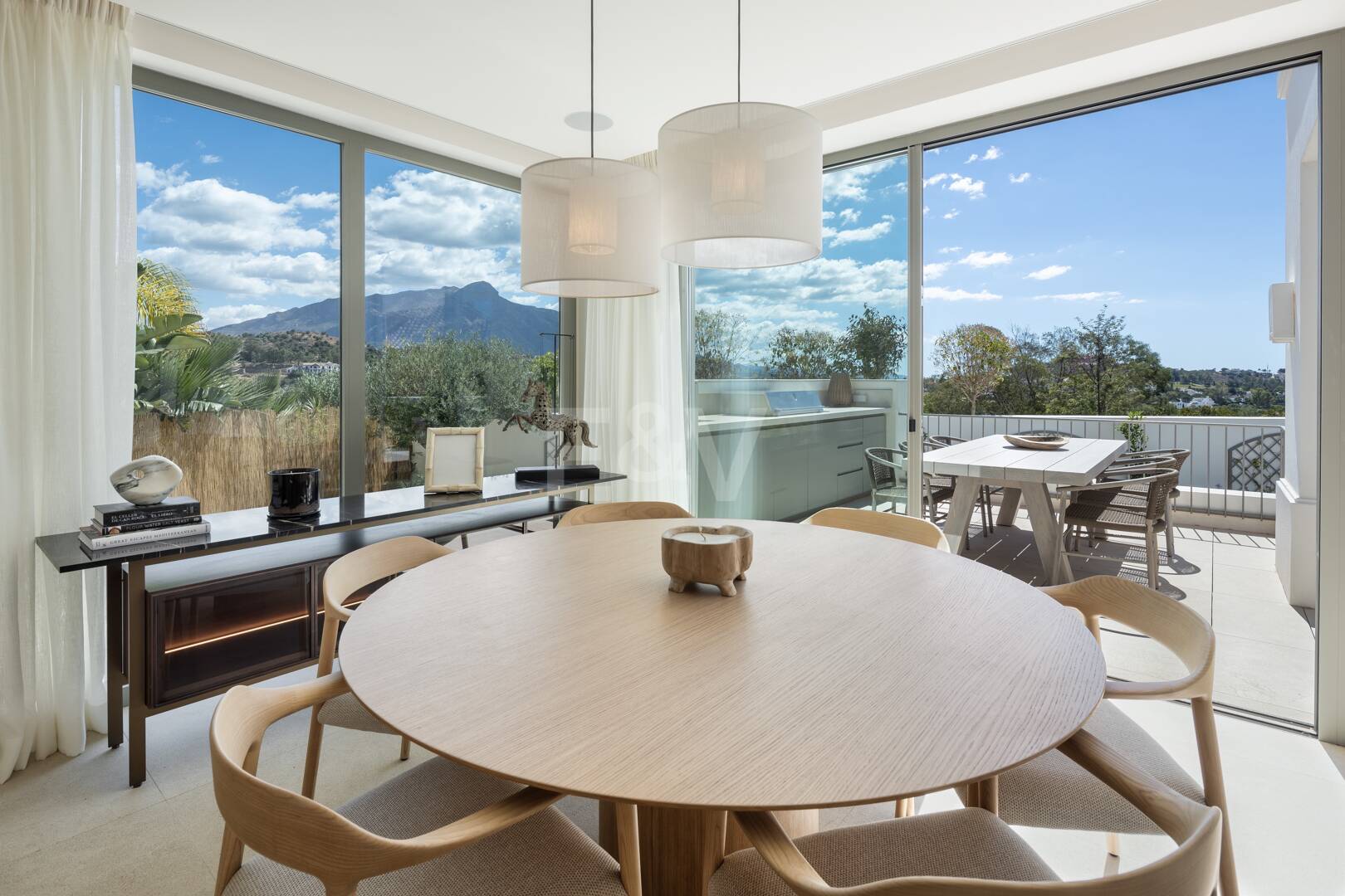 Lujosa Villa en La Quinta con Vistas Panorámicas de La Concha