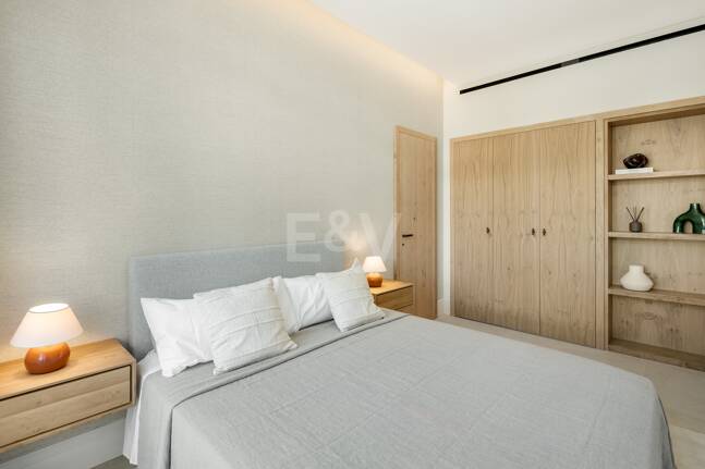 Lujosa Villa en La Quinta con Vistas Panorámicas de La Concha