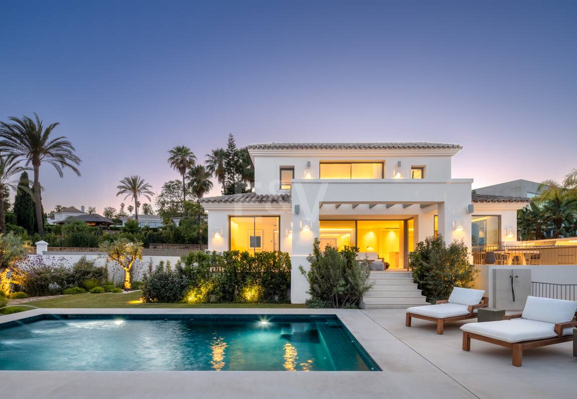 Lujosa Villa en La Quinta con Vistas Panorámicas de La Concha