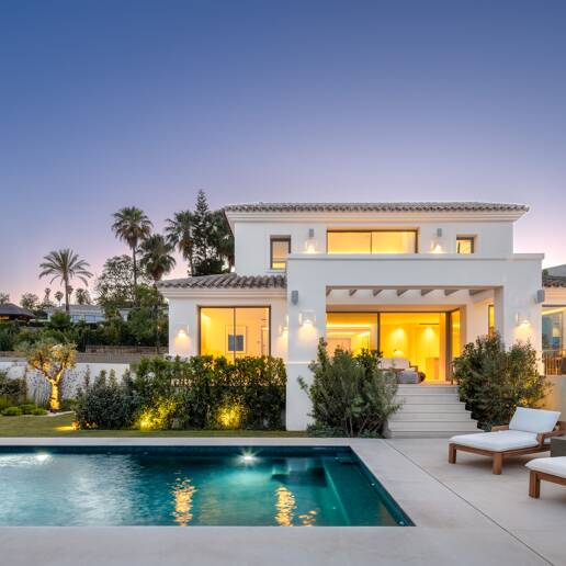 Lujosa Villa en La Quinta con Vistas Panorámicas de La Concha