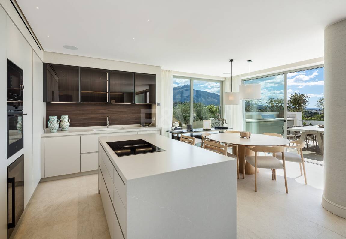 Lujosa Villa en La Quinta con Vistas Panorámicas de La Concha