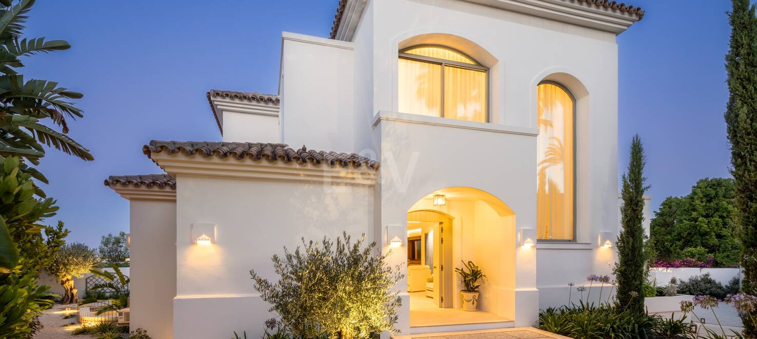 Lujosa Villa en La Quinta con Vistas Panorámicas de La Concha