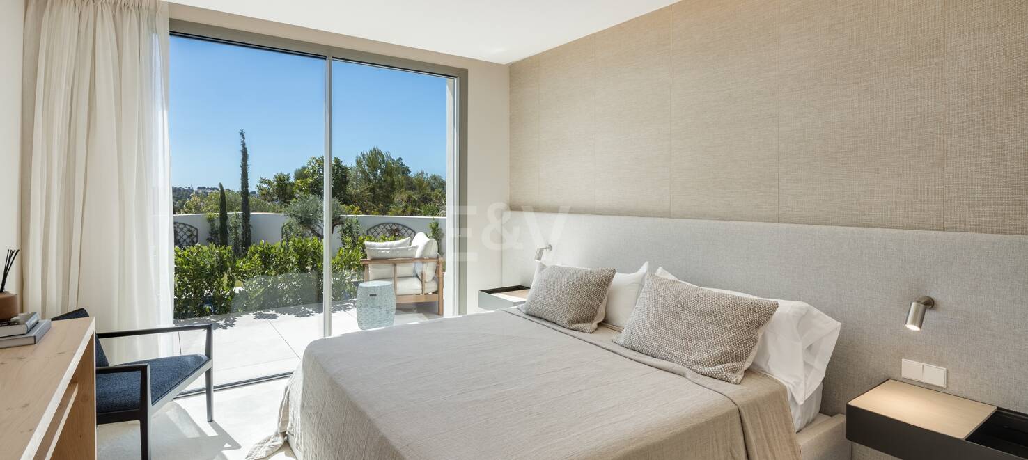 Lujosa Villa en La Quinta con Vistas Panorámicas de La Concha