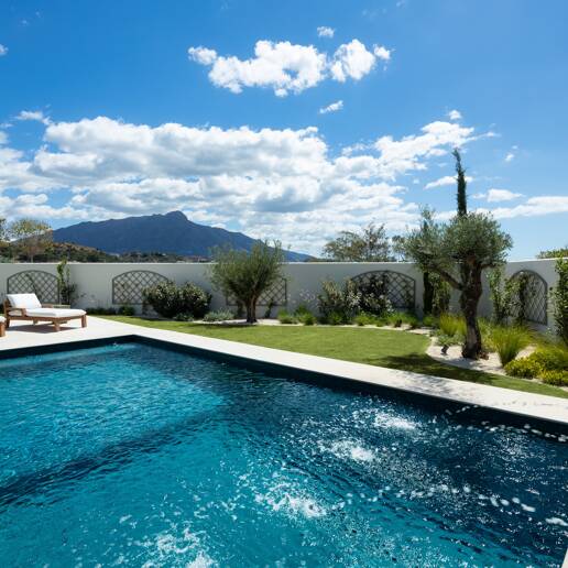 Lujosa Villa en La Quinta con Vistas Panorámicas de La Concha
